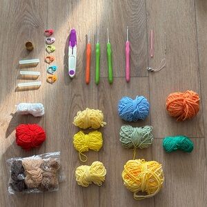 GWP✨Gifts for Her 🎁 Colorful Crochet Hook and Yarn Set
